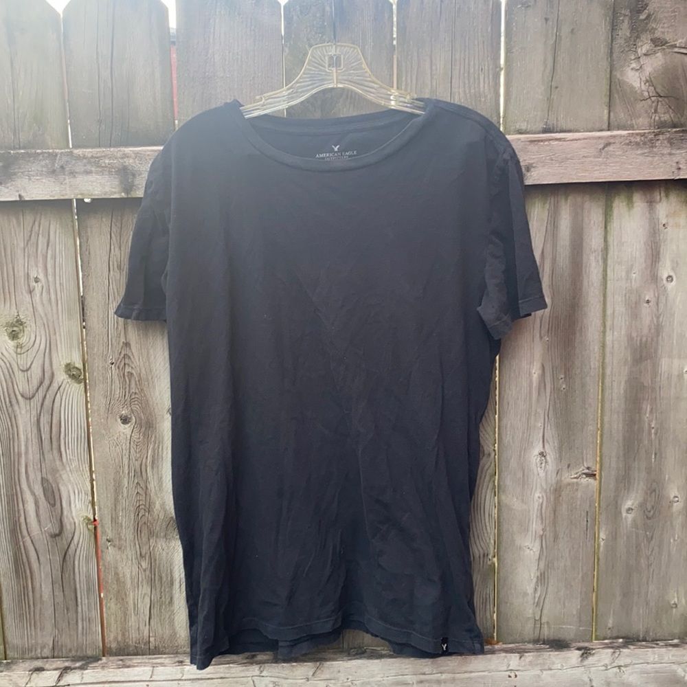 American Eagle Outfitters black tee sz. M